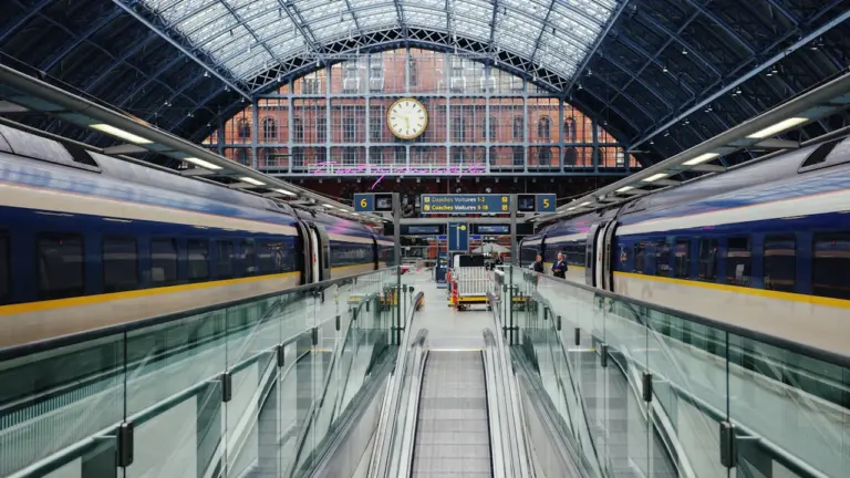 Bahnverkehr am 12. August: So prüfen Sie Verspätungen und Ausfälle