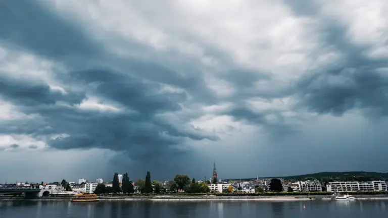 DWD-Wetterlage am 22. August: Warnkarte vor Abfahrt prüfen