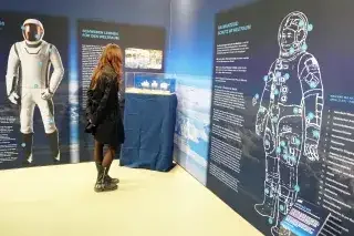 „Inside the Suit“ in München: Raumanzüge bis November