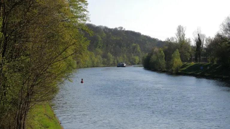Stuttgart: 1,5 Stunden Frühstück auf der Rivership Flunder