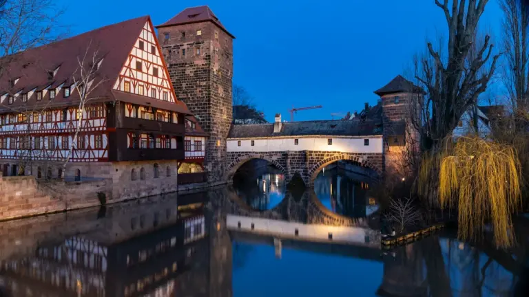 Blaue Nacht in Nürnberg: Am 24. April rückt die Lorenzer Altstadt ins Licht