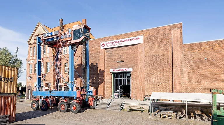 Hamburg: Technik zwischen Himmel und Hafen erleben